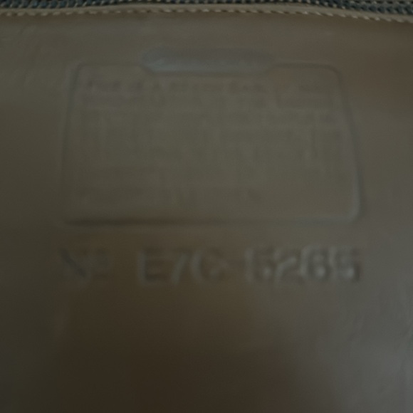 Coach leather brief case. Comes with brochure & including small coach pochette! - Picture 8 of 12